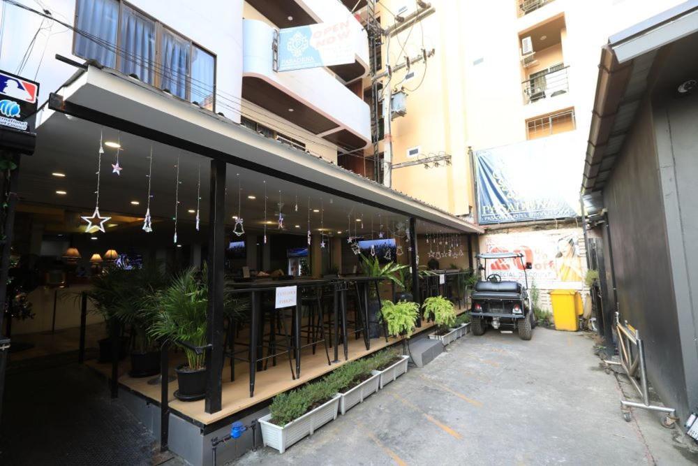 Pasadena Lodge Pattaya Exterior photo