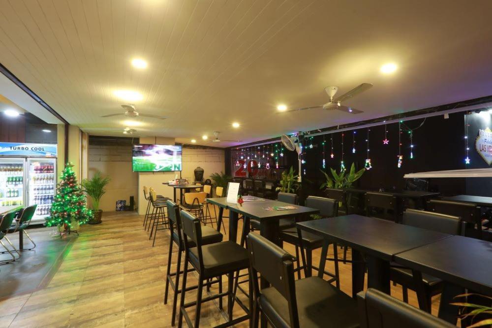 Pasadena Lodge Pattaya Exterior photo